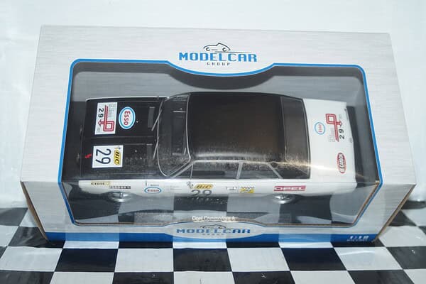 Model car group opel commodore a white t-d-c 1971 ref mcg18562r 1:18th
