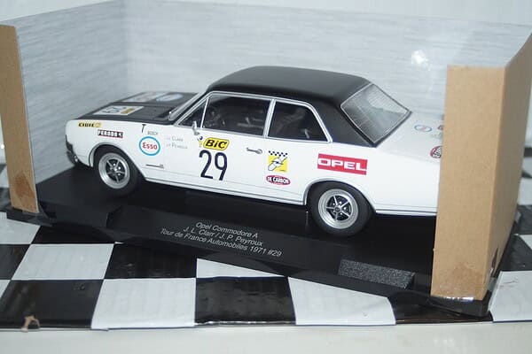 Model car group opel commodore a white t-d-c 1971 ref mcg18562r 1:18th