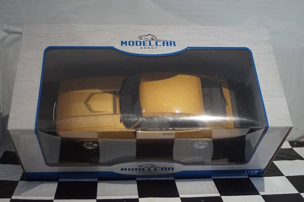 Model car group ford capri s mk3 lhd gold mcg18399 1:18