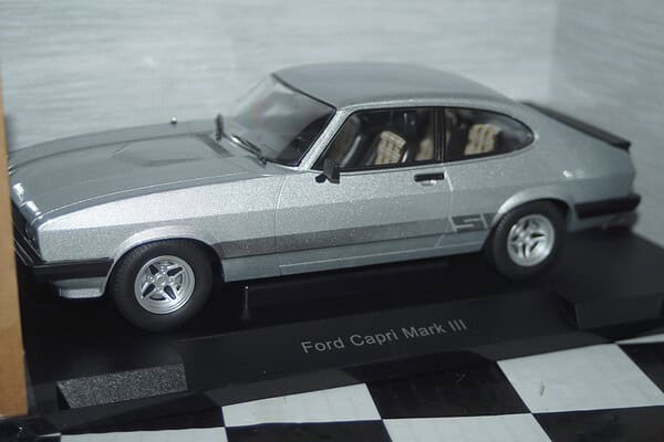 Model car group ford capri s mk3 lhd silver mcg18398 1:18