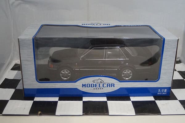 Model car group ford orion mk2 black rhd 1/18th mcg18649