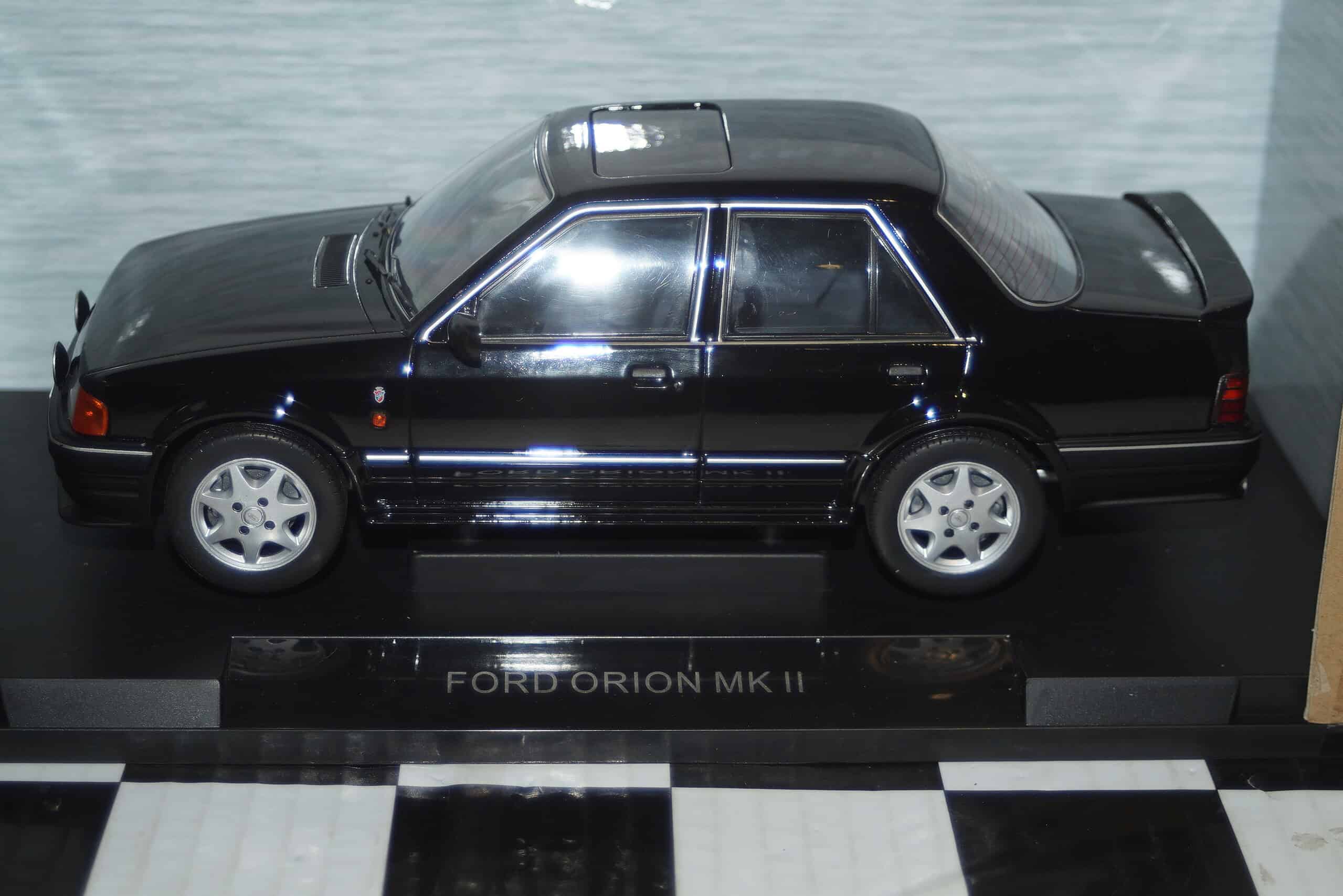 Model car group ford orion mk2 black rhd 1/18th mcg18649