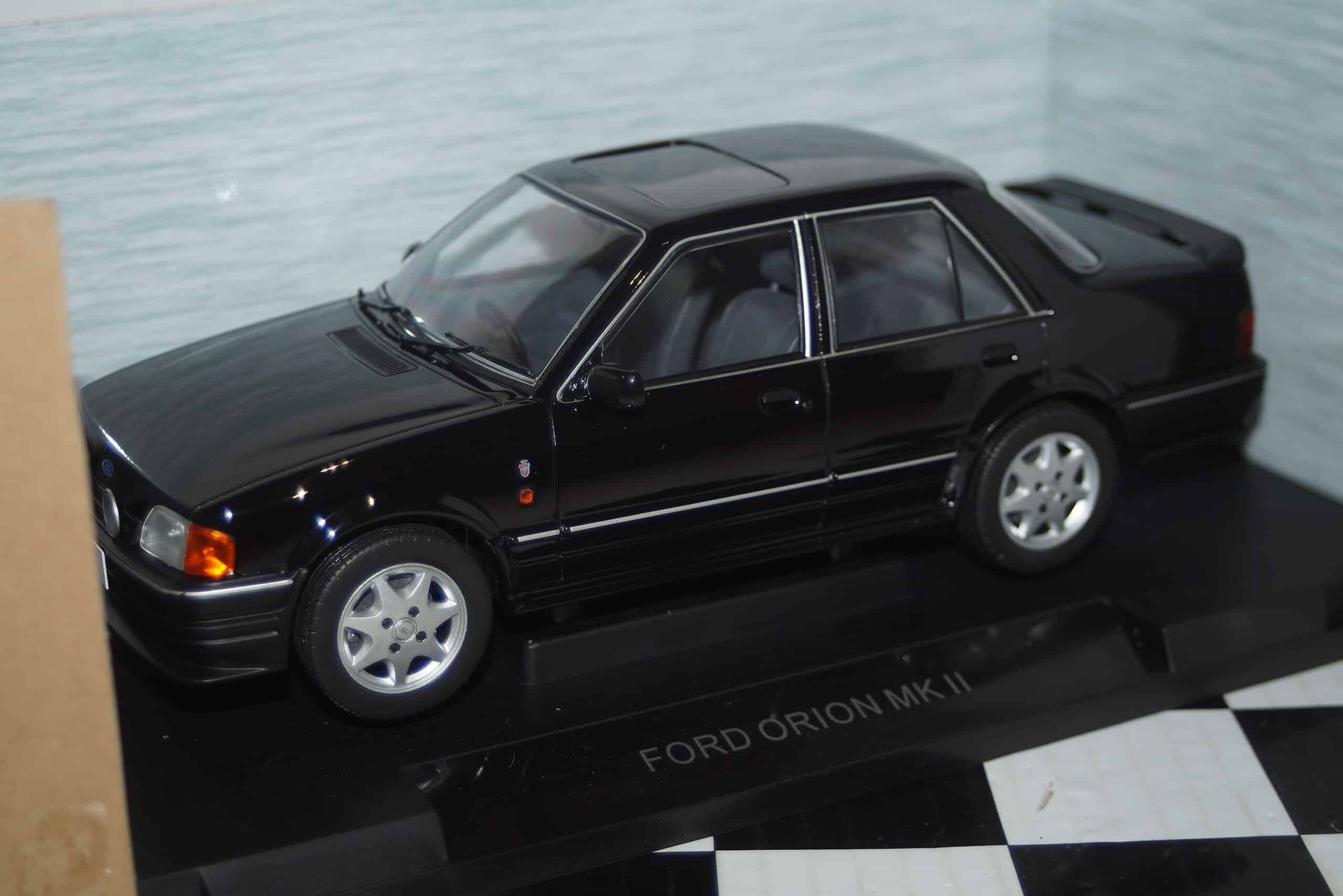 Model car group ford orion mk2 black rhd rs package 1/18th mcg18649