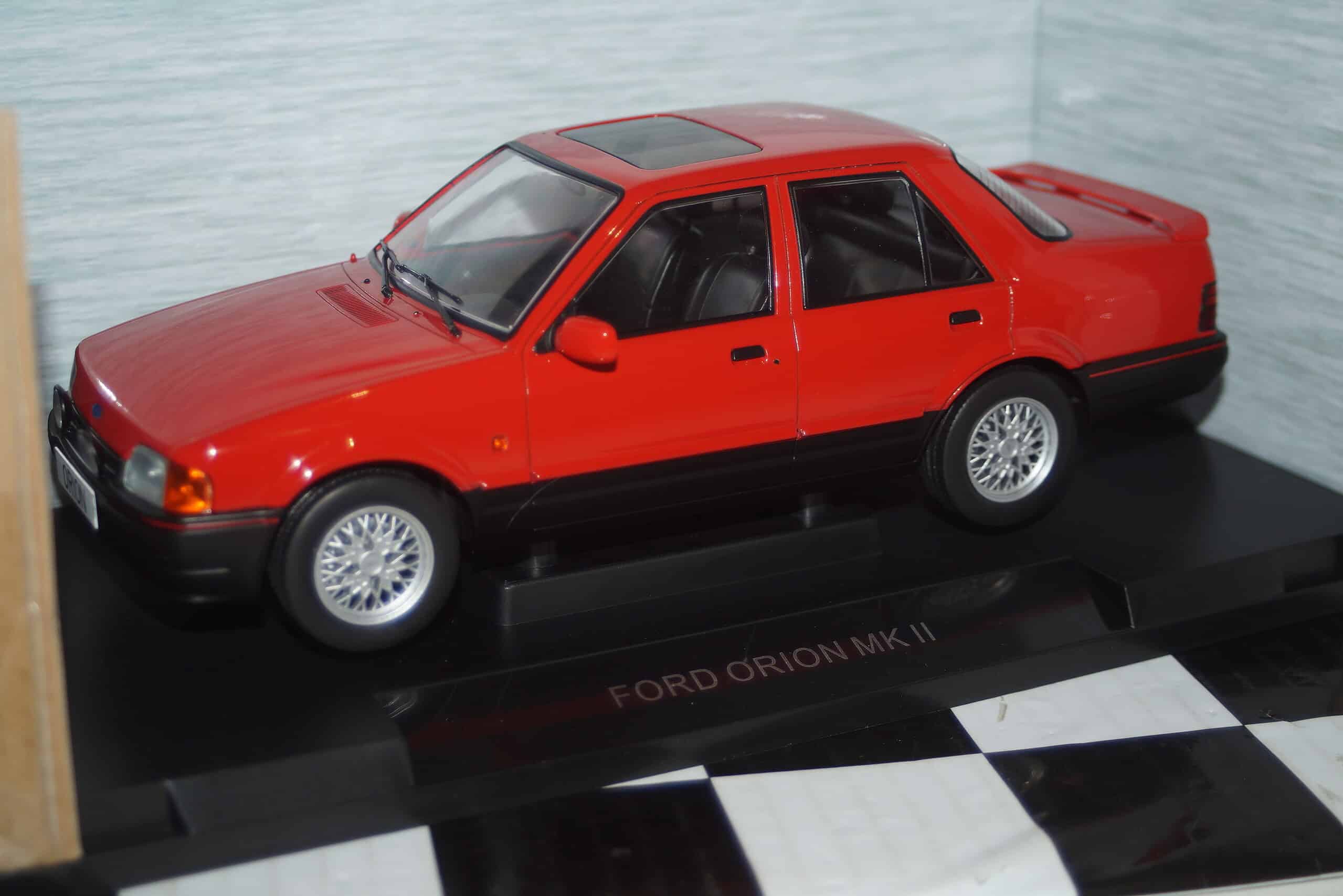 Model car group ford orion mk2 1600 e red 1/18th mcg18488