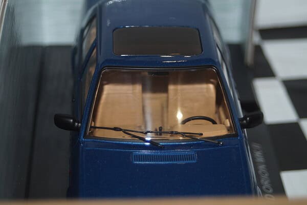 Model car group ford orion mk2 1600i metallic blue 1/18th mcg18490