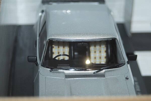 Model car group ford capri s mk3 rhd silver mcg18797 1:18