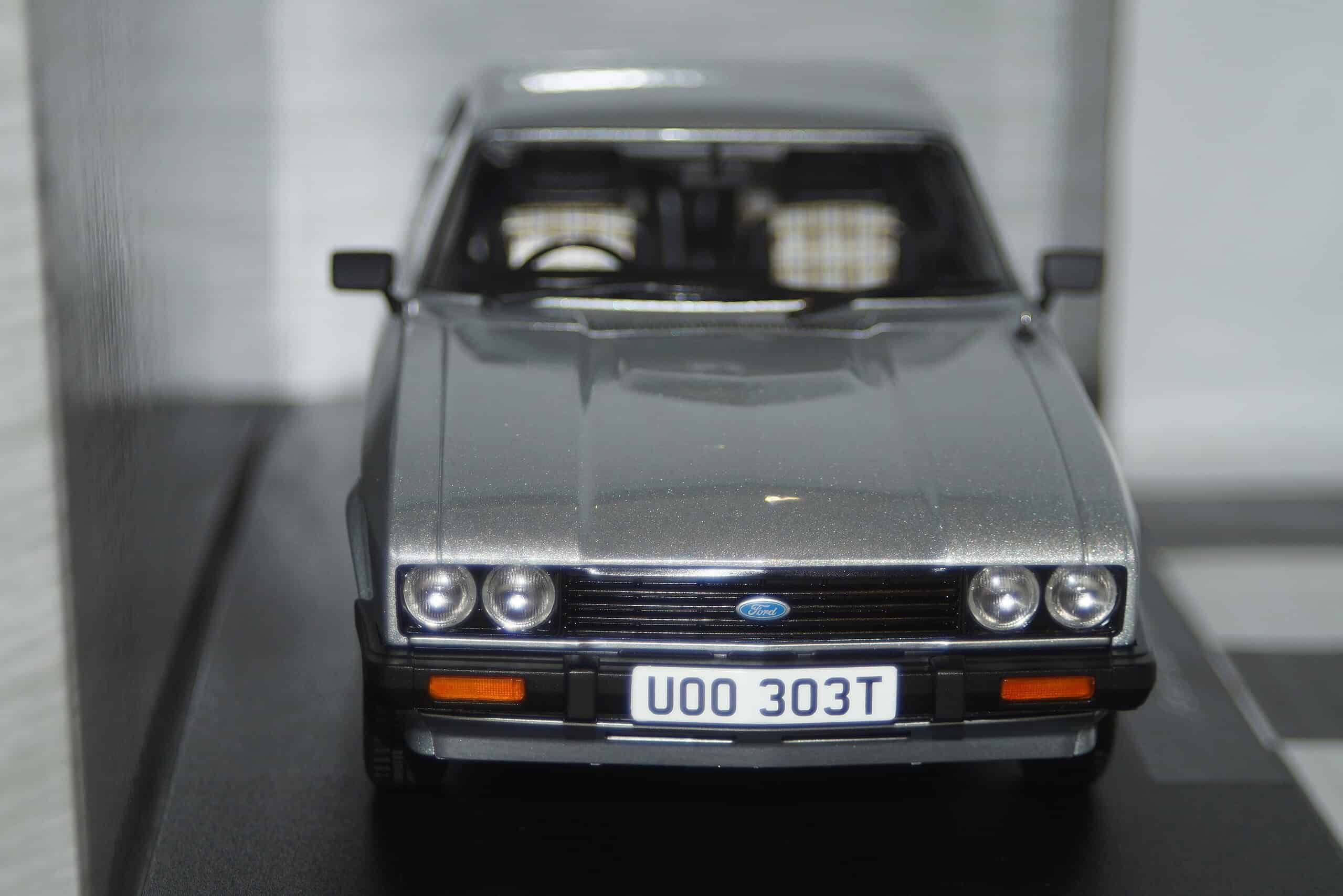 Model car group ford capri s mk3 rhd silver mcg18797 1:18