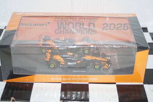 Spark mclaren mcl 39 no.4 & no.81 f1 constructors world champions 2025 norris / piastri 1:43 resin s9590