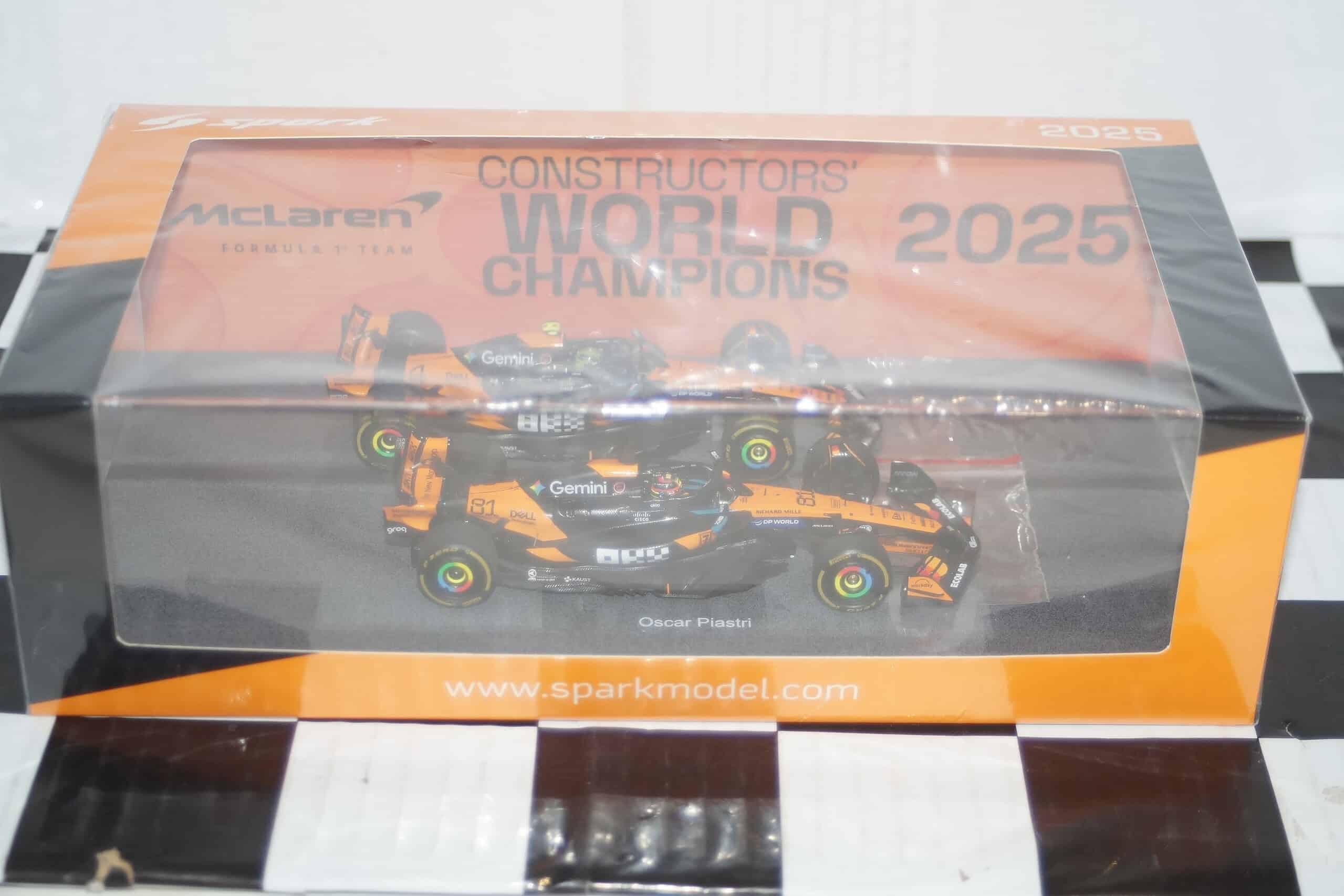Spark mclaren mcl 39 no.4 & no.81 f1 constructors world champions 2025 norris / piastri 1:43 resin s9590