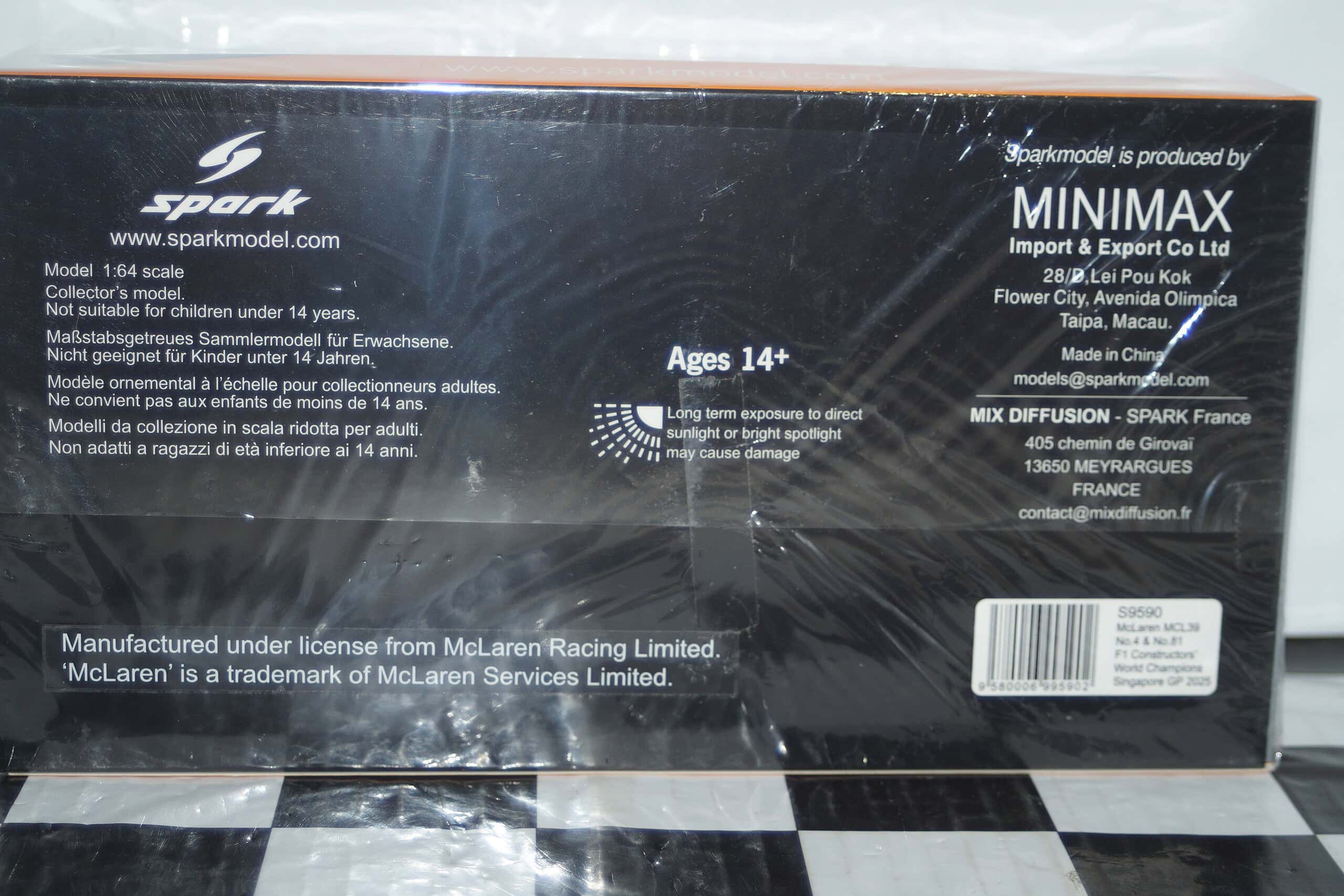 Spark mclaren mcl 39 no.4 & no.81 f1 constructors world champions 2025 norris / piastri 1:43 resin s9590