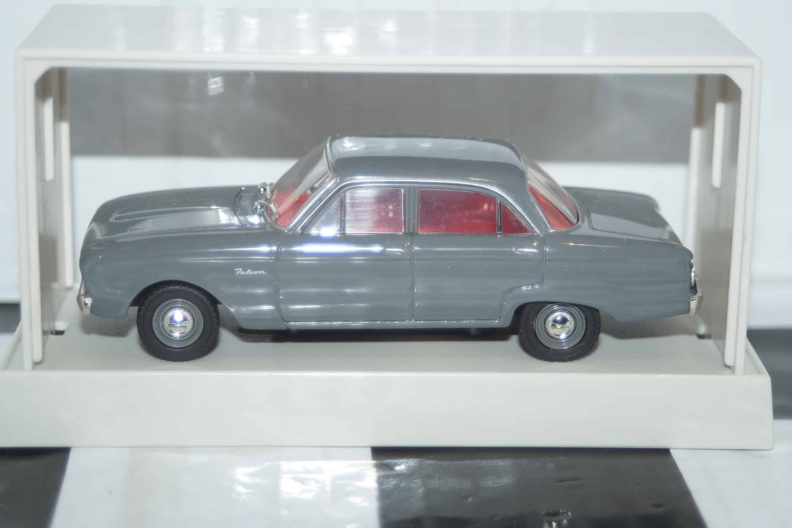 Trax top gear ford falcon xk sedan 1960 grey 40th anniversary tr26e 1:43