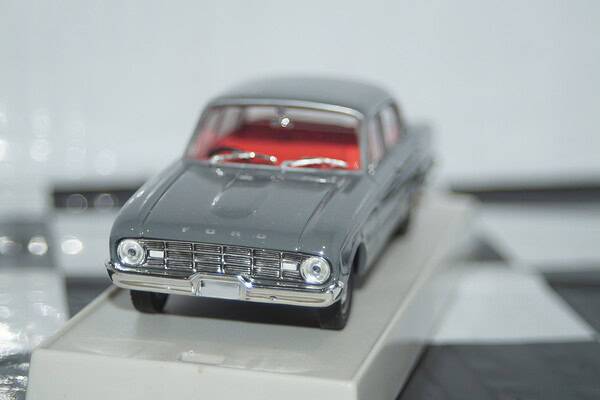 Trax top gear ford falcon xk sedan 1960 grey 40th anniversary tr26e 1:43