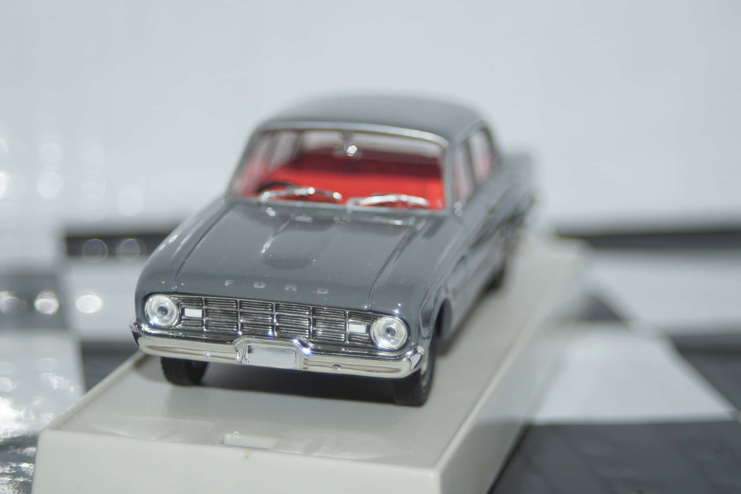 Trax top gear ford falcon xk sedan 1960 grey 40th anniversary tr26e 1:43