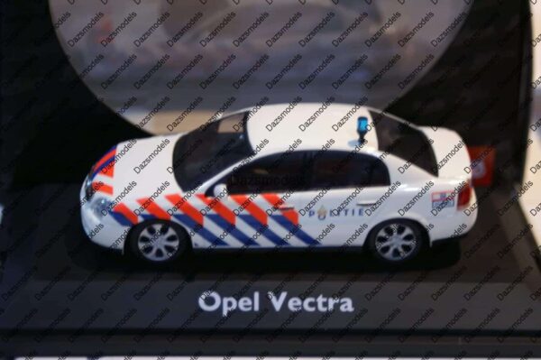 Schuco opel vectra saloon politie @ 1:43 scale ref 50200001