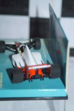 Minichamps mclaren honda mp4-5 2002 t.sato 518 020102 in 1:43